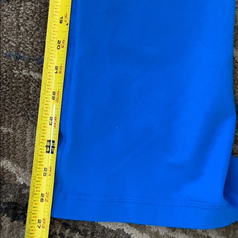 Lululemon capris - Picture 3 of 7